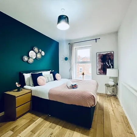 Lovely 3 Dbl Bed Manchester Exterior photo