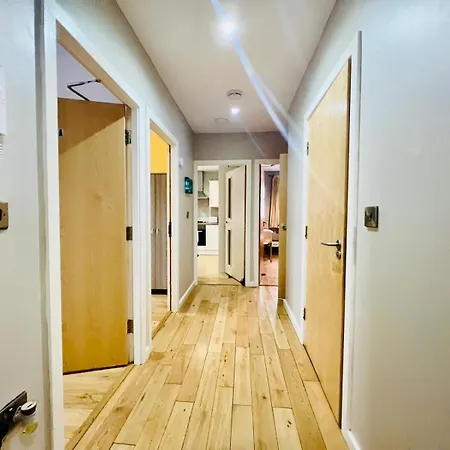 Lovely 3 Dbl Bed Manchester Exterior photo