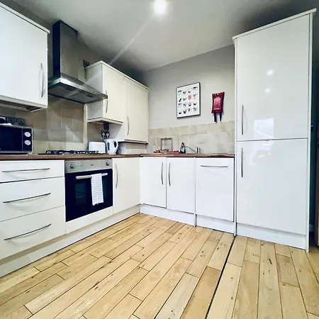 Lovely 3 Dbl Bed Manchester Exterior photo