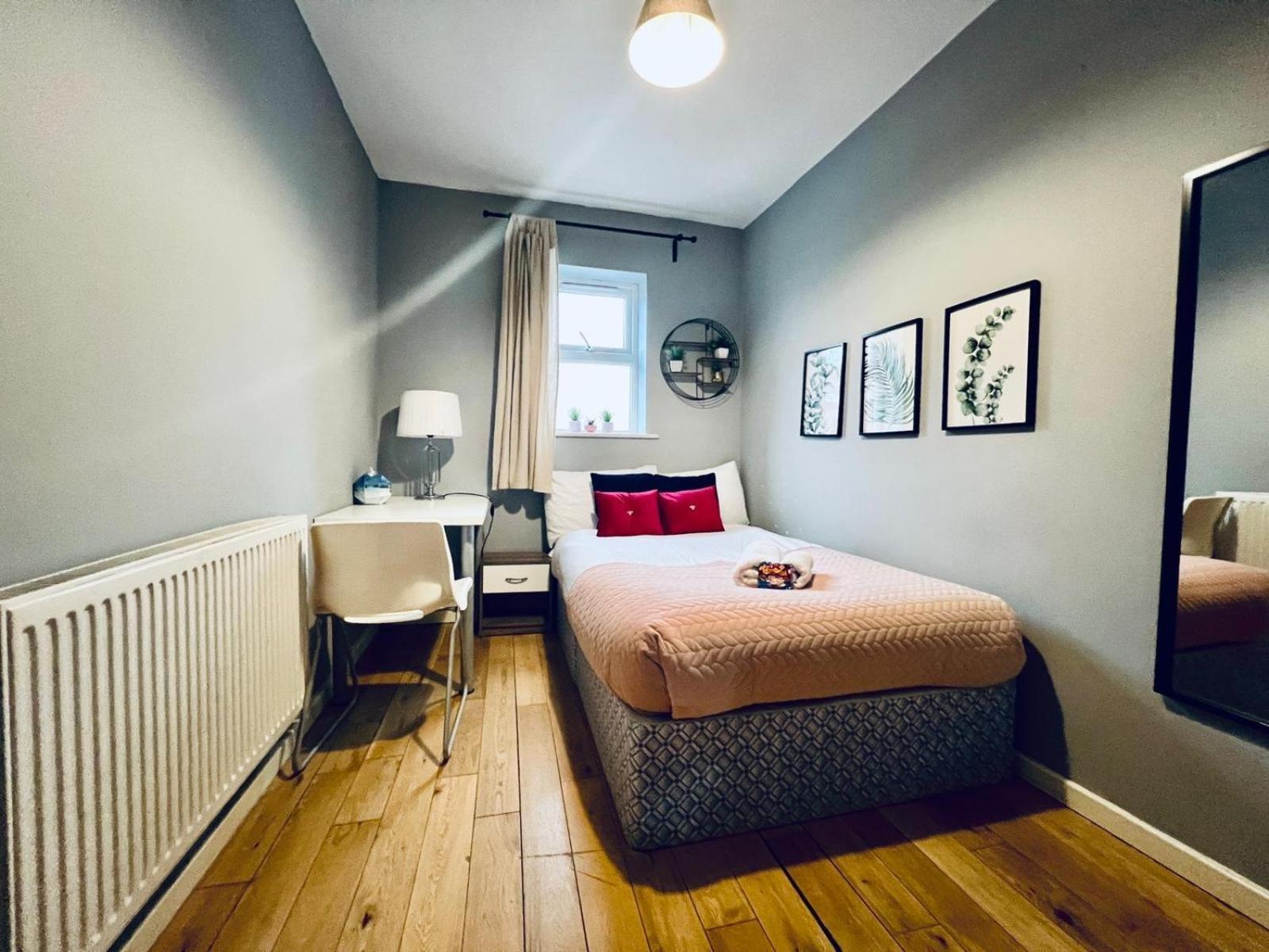 Lovely 3 Dbl Bed Appartamento Manchester